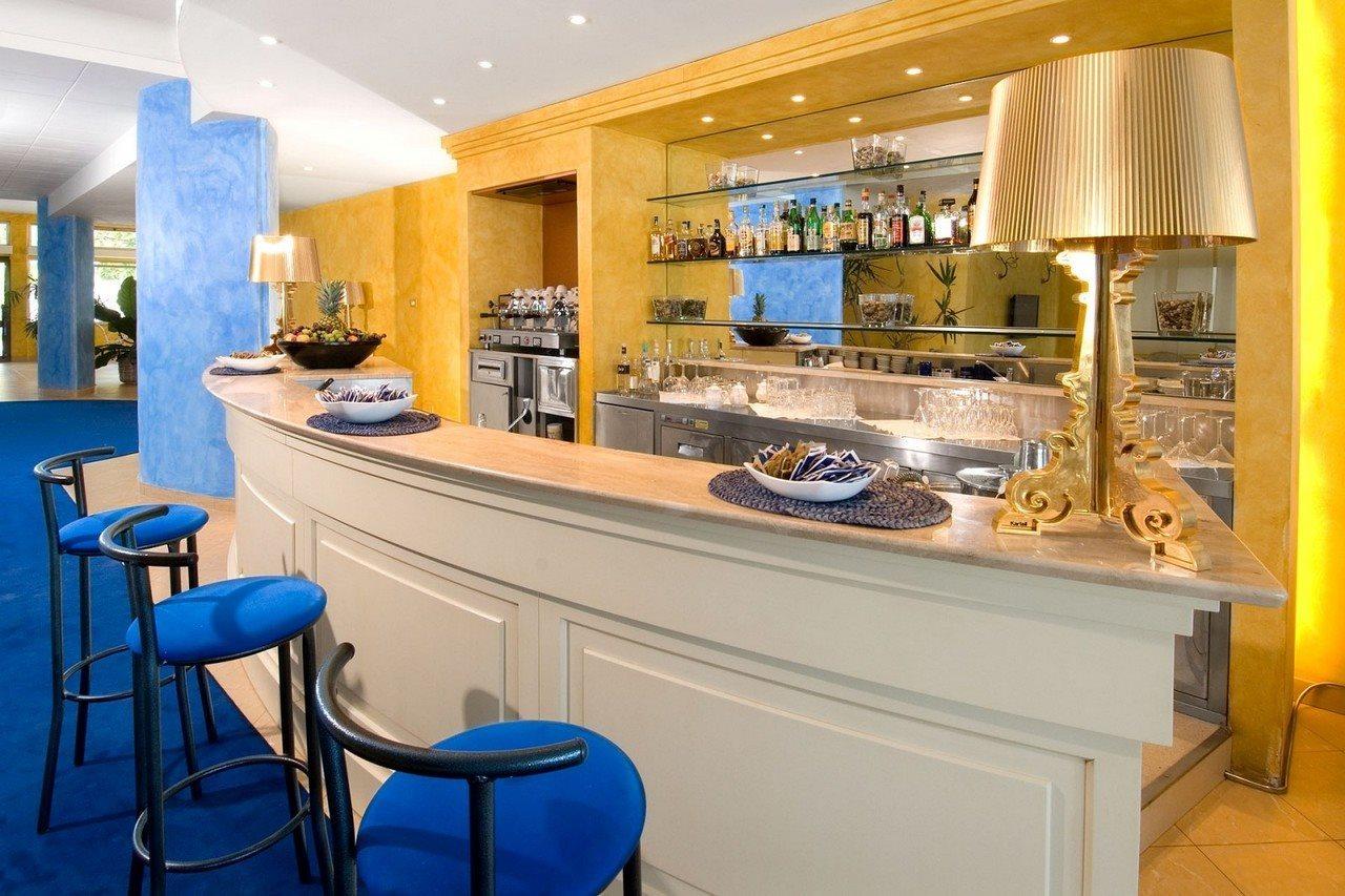 Caravelle Hotel 4*