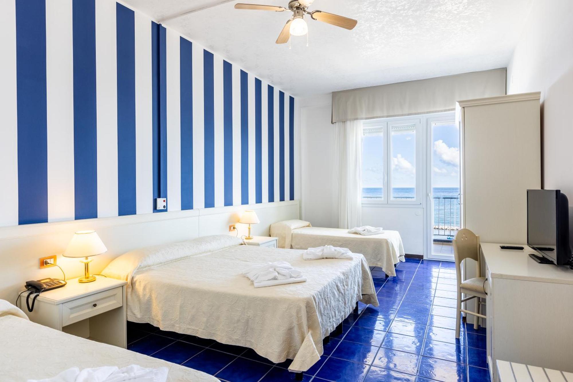 Caravelle Hotel Cattolica