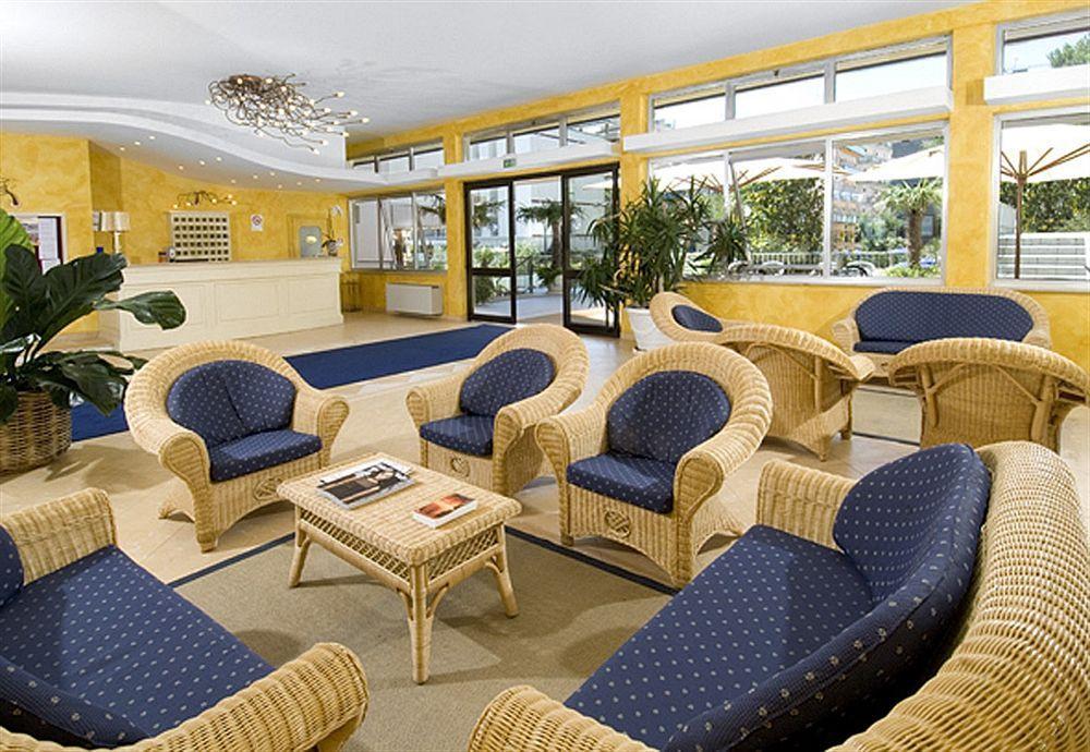 Caravelle Hotel Cattolica